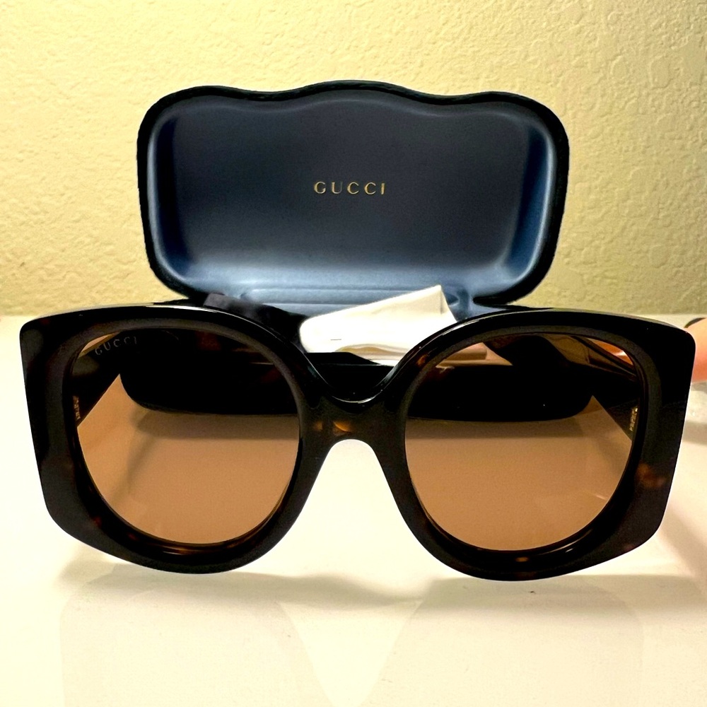 Gucci Raised Interlocking Gg Acetate Butterfly Su… - image 8